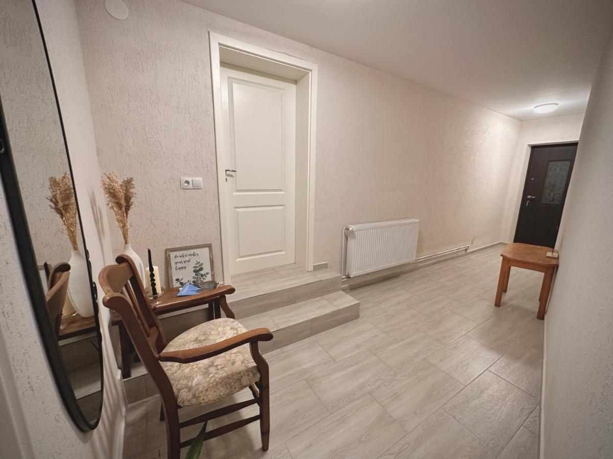 Casa 9 Apartment Albesti  Luaran gambar